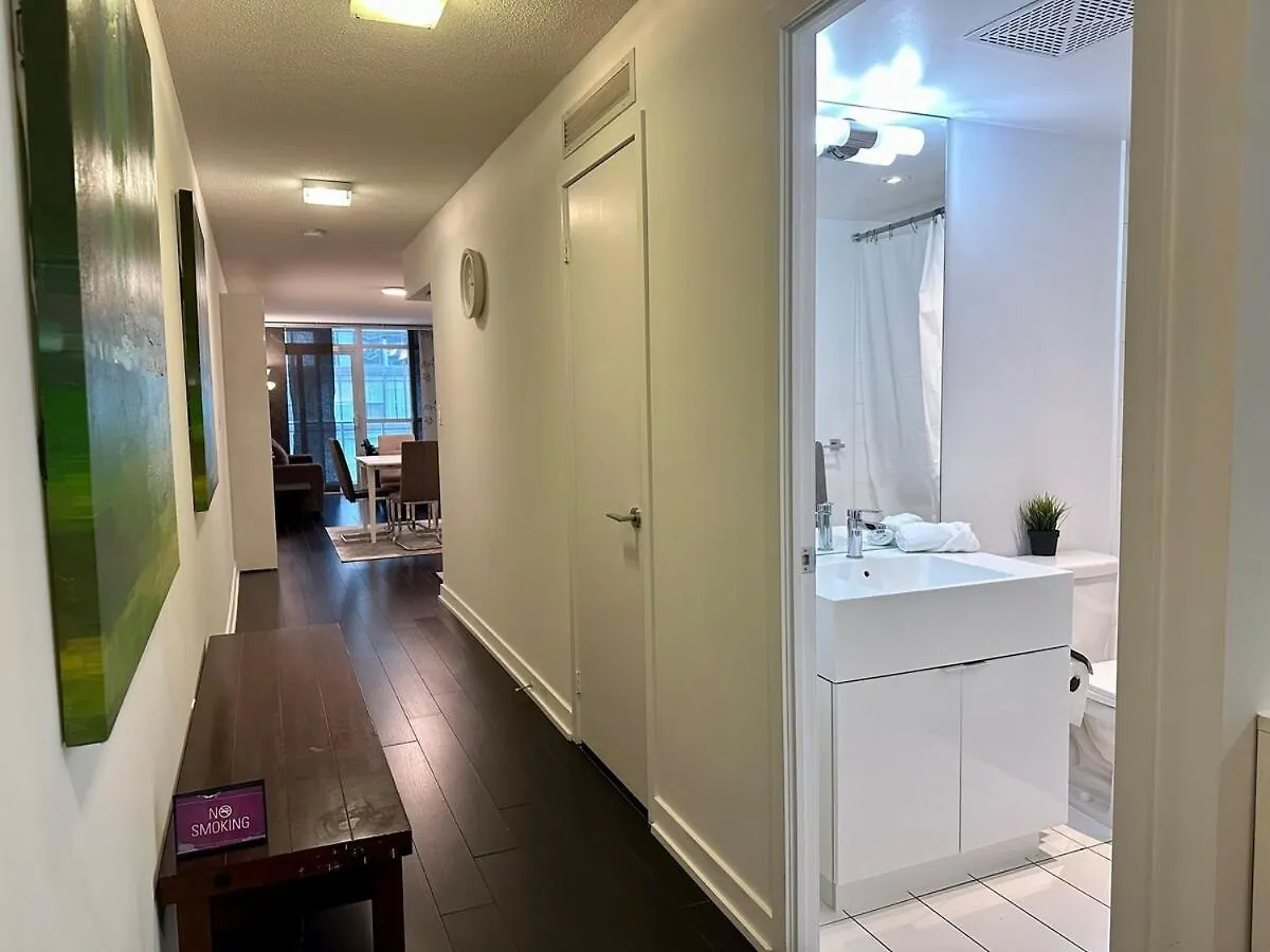 Spacious & Central 1 Bdrm 2 Real Beds Toronto