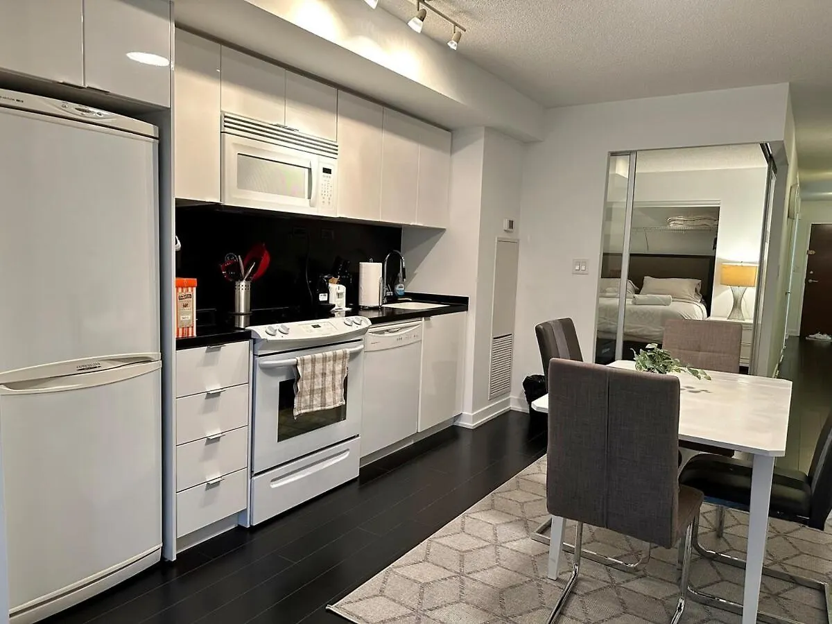 Apartment Spacious & Central 1 Bdrm 2 Real Beds Toronto Canada