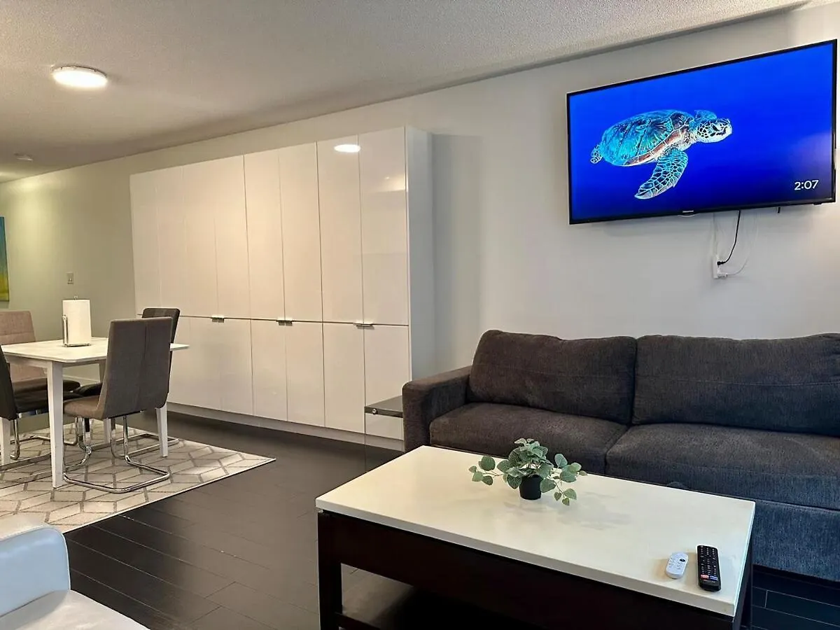 Spacious & Central 1 Bdrm 2 Real Beds Toronto 0*,